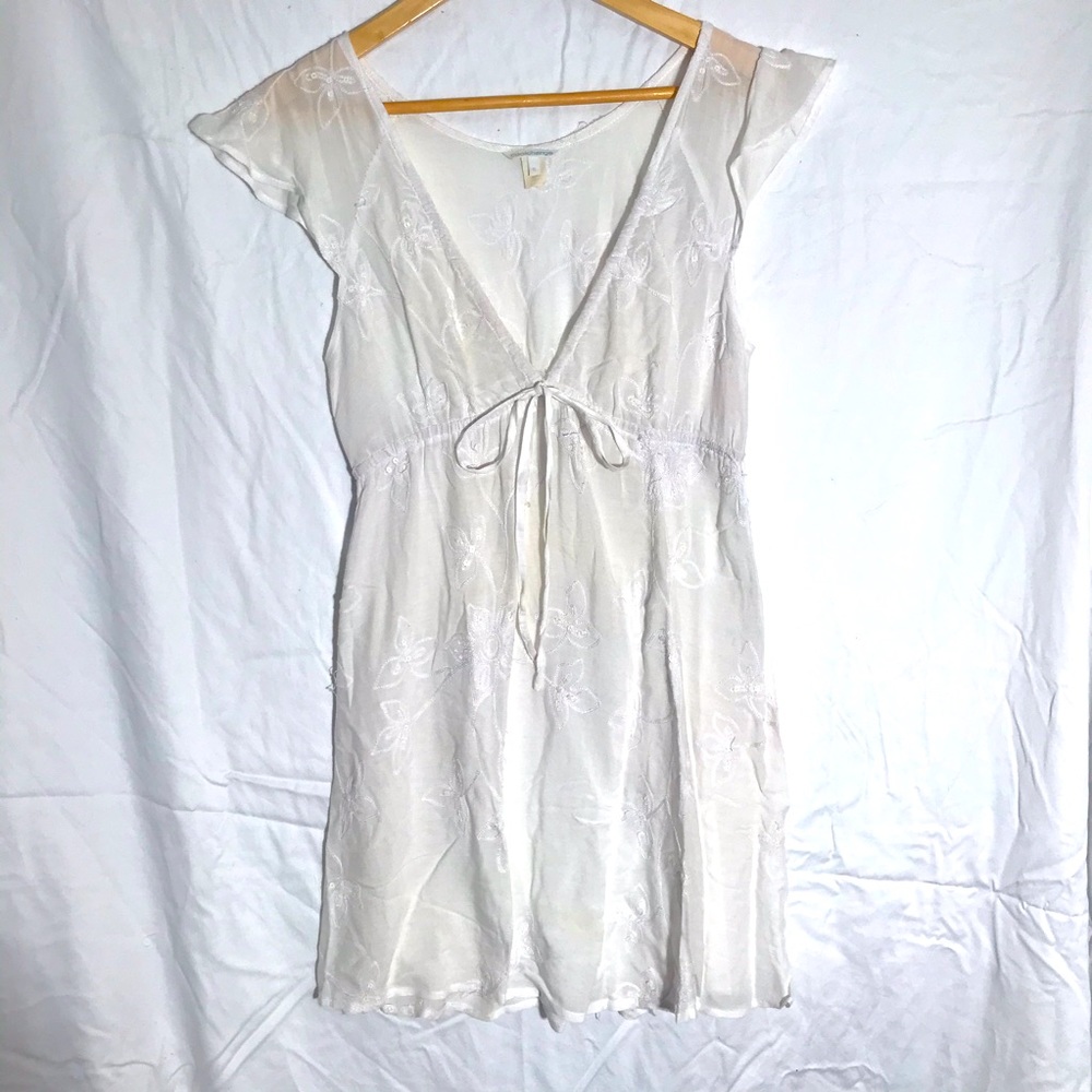 Coolchange white embroidered coverup size small